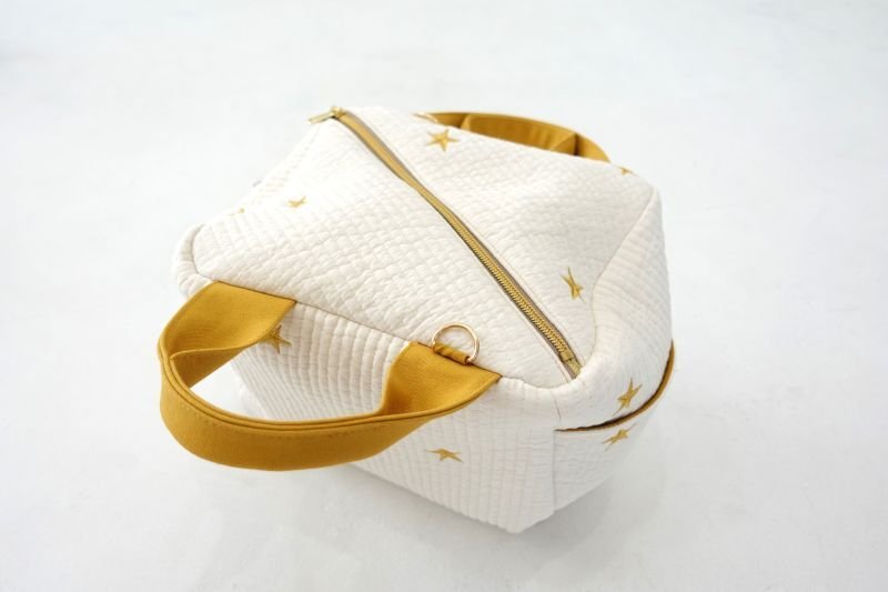 画像3: Giselle(ジゼル)斜め切り替え開閉のサイコロトートバッグ【3サイズ展開】