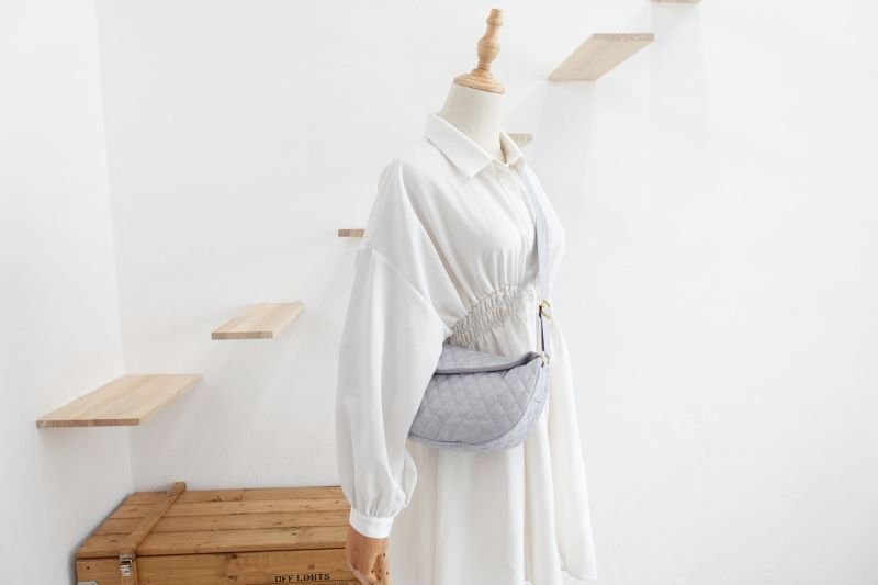 画像2: Skipper(スキッパ―)フラップ続きの三日月ショルダーバッグ型紙【3サイズ展開】