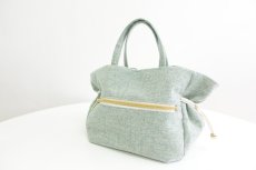 画像3: Sacchetto（サケット）コクーンシルエットのドローストリングバッグ/巾着トートバッグ【2サイズ展開】 (3)