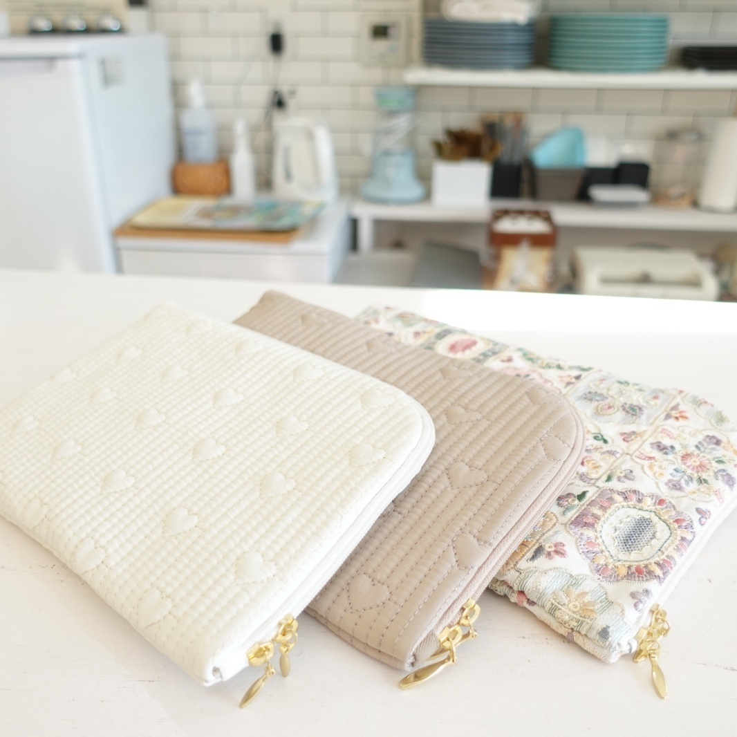 【販売延期のお知らせ】新作型紙「マルチポーチ」につきまして 型紙製作ソフトウェアの故障により、誠に勝手ながら発売を延期させて頂きます